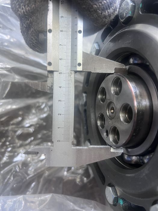 Продам компрессор от Isuzu CYZ51