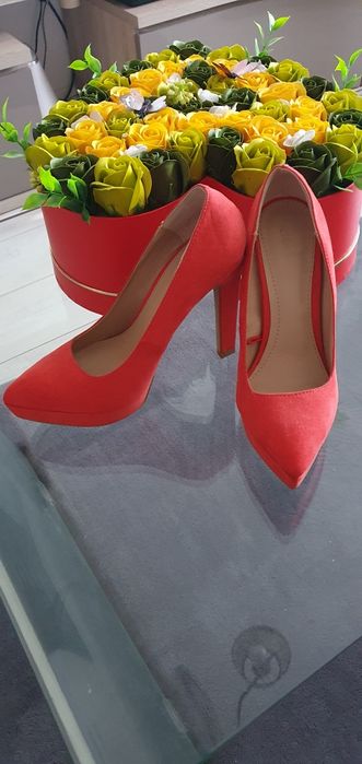 Pantofi cu toc cu/fără platforma