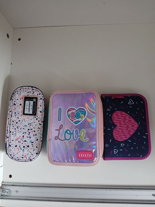 Раници и несесери за училище