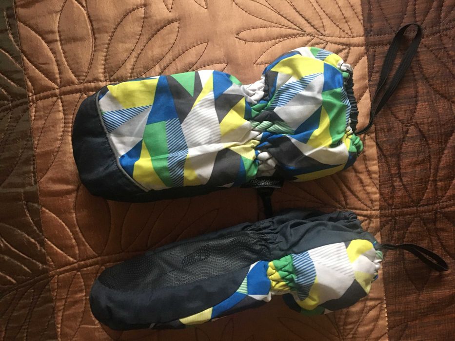 Ски екип УНИСЕКС подходящ за 13-14 г. почти нов