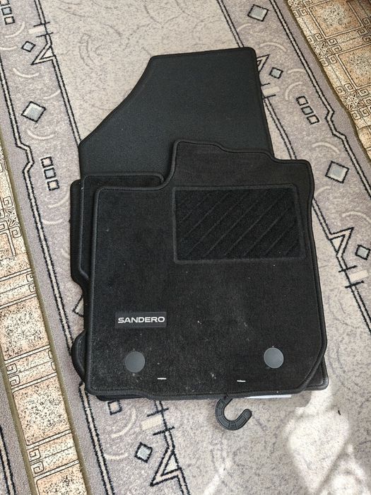 Оригинални стелки за Дачия Сандеро