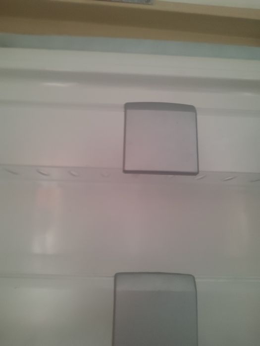combina frigorifica Beko no frost. nu răcește posibil lipsa freon