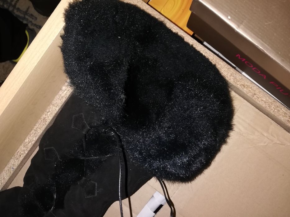 Cizme lungi, din piele întoarsă, mărime 37