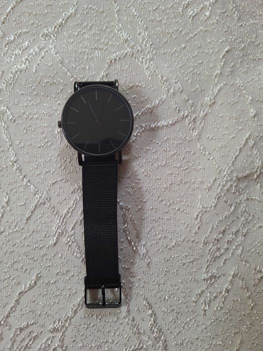 Чисто черен часовник за мъже