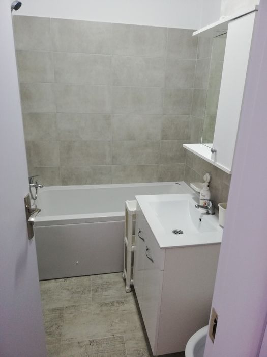 Garsoniera de închiriat