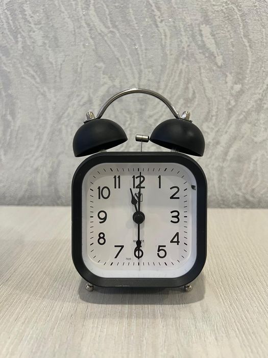 Продам часы настольные