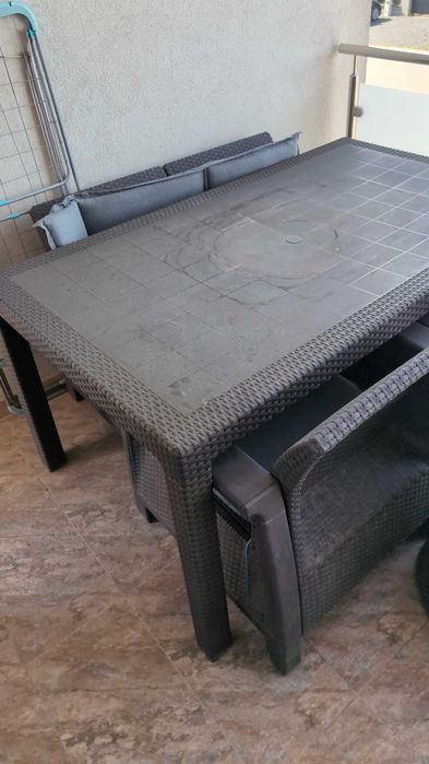 Masa + scaune + bancuta + măsuță buturi pentru terasa - OFERTA