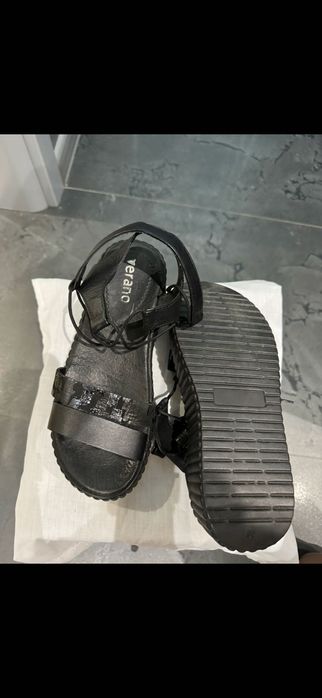 Дамски сандали от естествена кожа