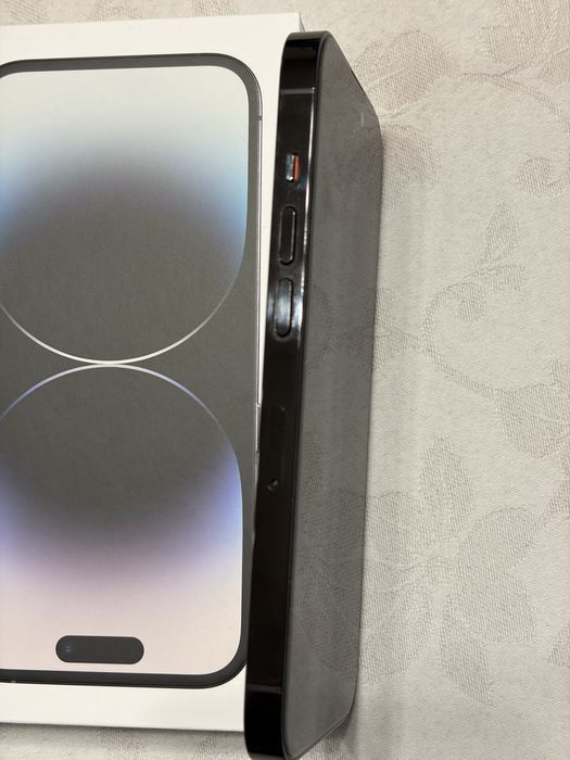 Продавам iphone 14 PRO 256 GB