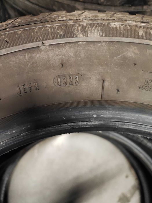 2бр.зимни гуми 205/60/16 Sava