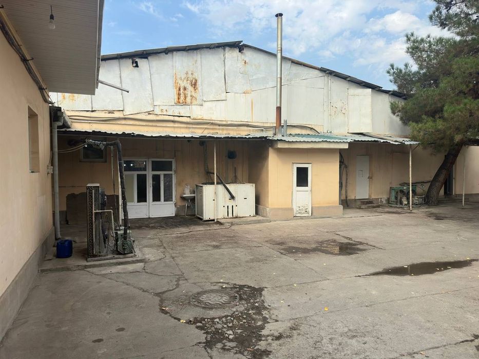 Продаётся производственное помещение в Алмазарском районе 20 сот