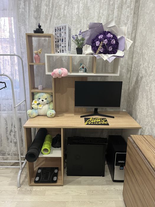 Продам компьютерный стол