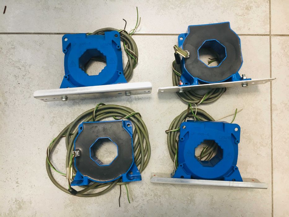 Traductoare de curent de 1000 A cu ieșire în buclă închisă.