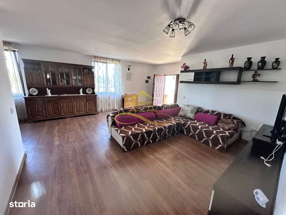 De vanzare casa 4 camere Siretu Saucesti