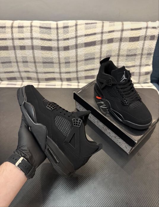 Adidasi “Jordan 4 Black Cat” (Sigilat)