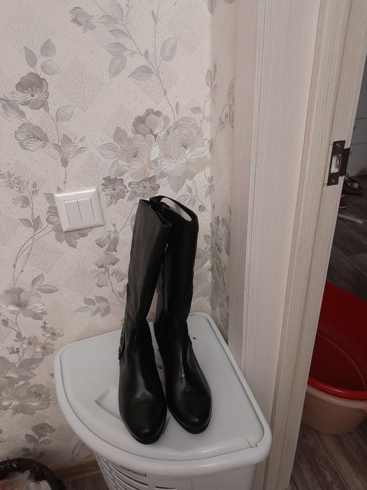 Женские кожаные сапоги