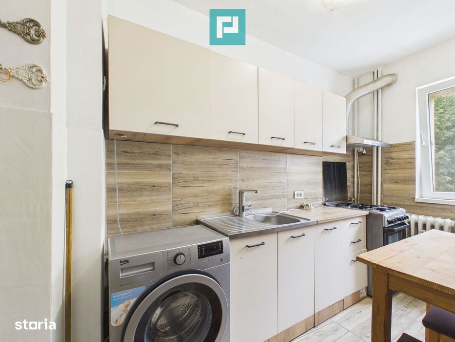 Apartament 3 Camere, Decomandat, Zona Vlaicu