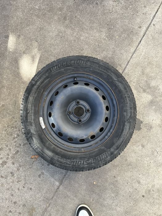 Зимни гуми Bridgestone 195/65/15 4х100 с джанти