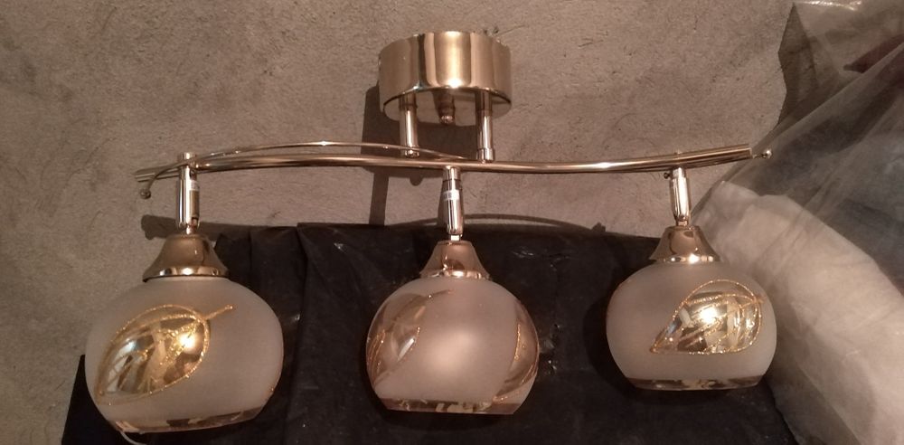 Продается люстра