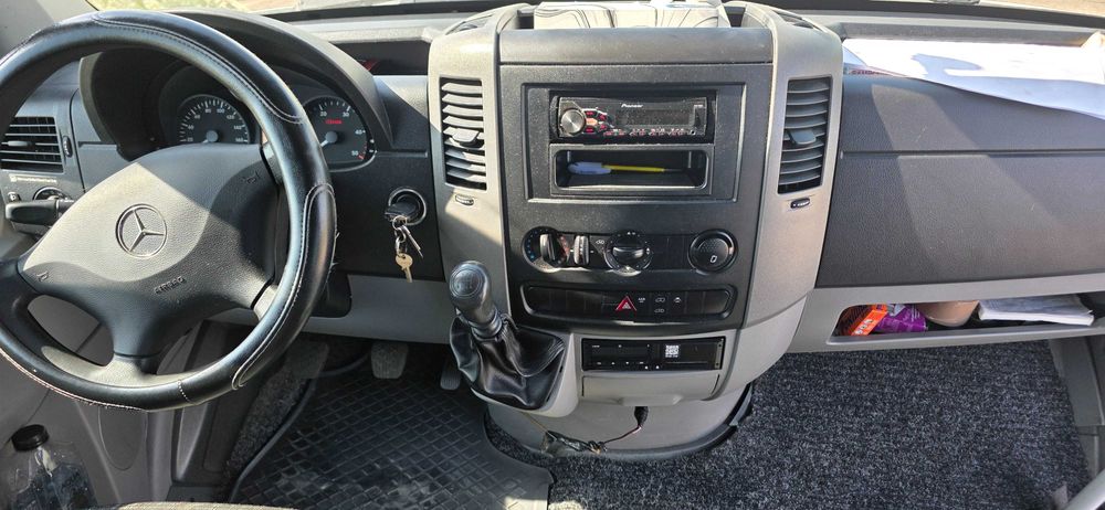 Microbuz  Mercedes Sprinter  19+1 locuri