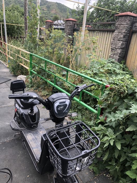 Продам электро скутер надо акум