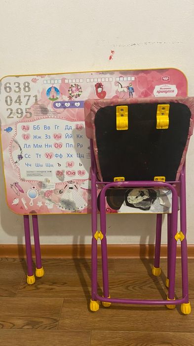 Продам парта для девочек