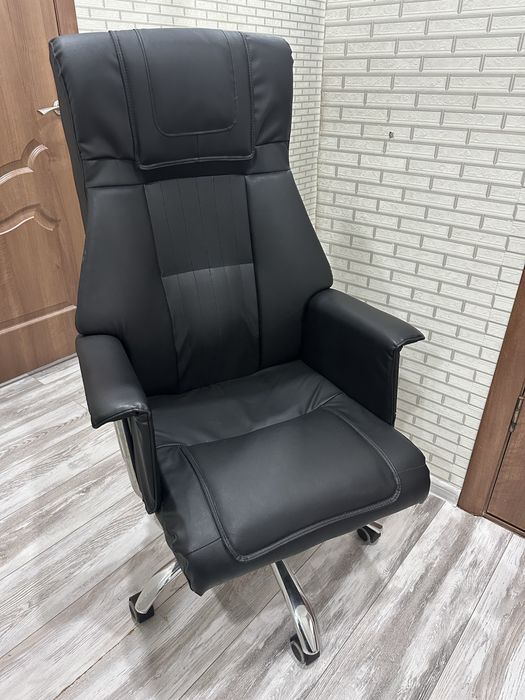 Офисное удобное кресло