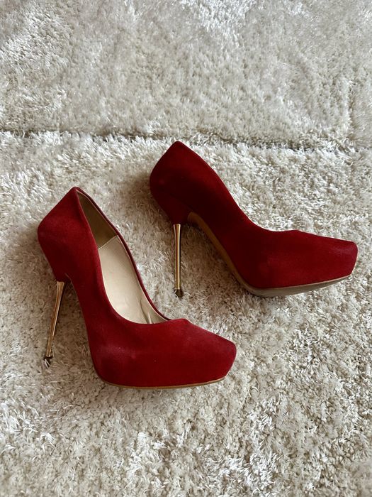 Zara Pantofi rosii toc auriu