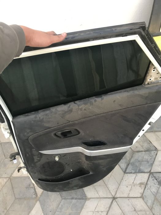 Дверь задний обе стороны kia ceed