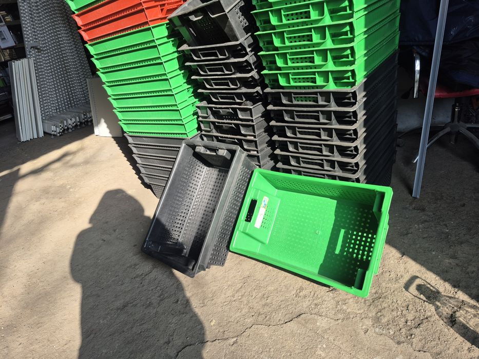 Ящик  пластиковые