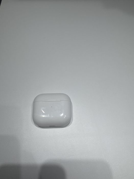 Apple AirPods 3 with Lightning Charging Case