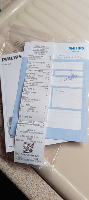 ЧИСТО НОВ смарт телевизор PHILIPS