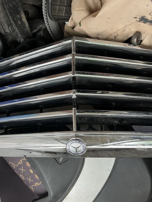 продам решетку радиатора мерседес 211 рестайлинг