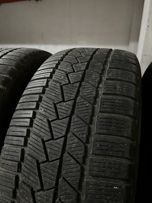 2 бр. Зимни гуми CONTINENTAL 245/50/19