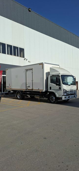 ISUZU NQR90L-L. Грузовой автомобиль изотермический кузов с гидробортом