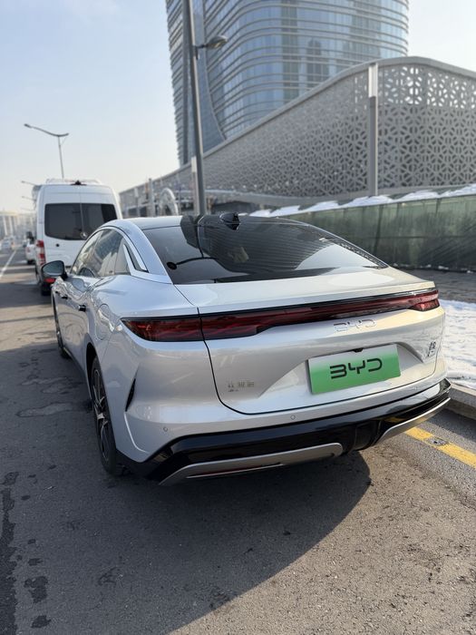 BYD HAN L DUAL motor 2.7s