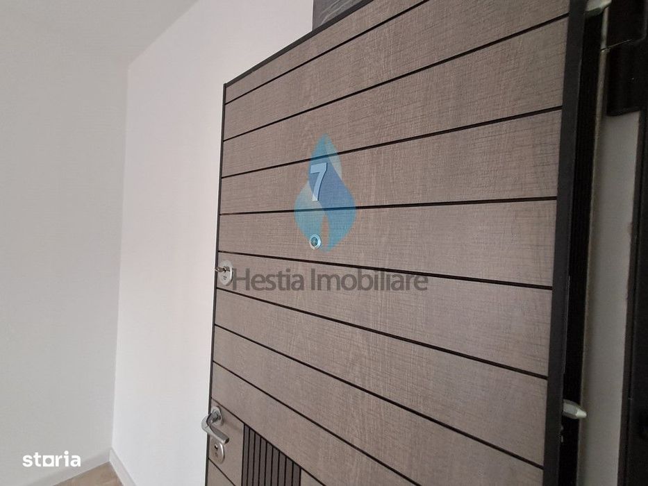 Apartament cu trei camere, capat Pacurari, bloc nou.