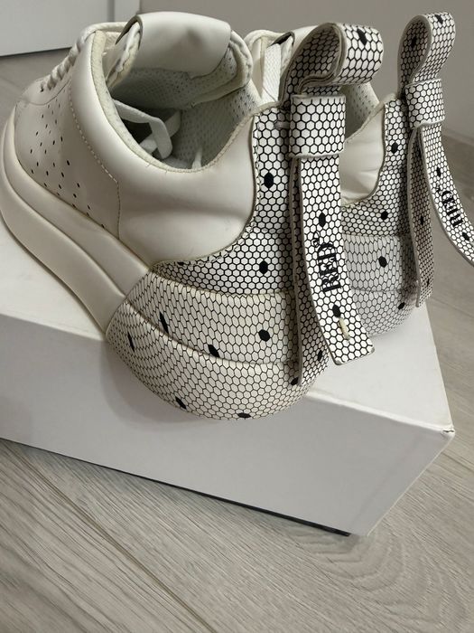 Оригинални маратонки Valentino