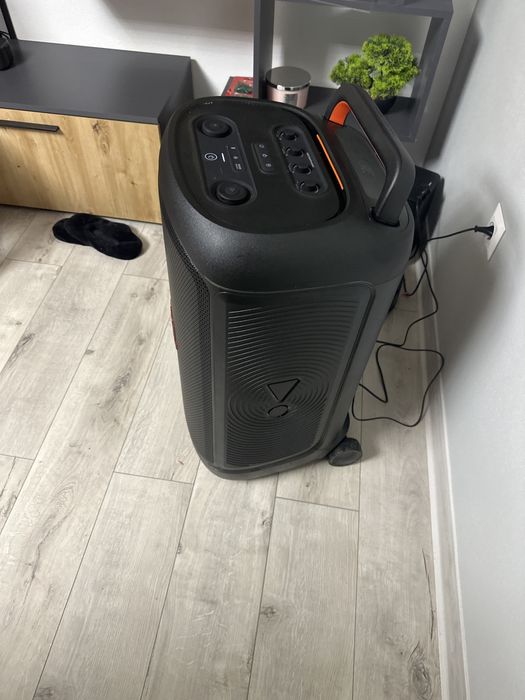 Vand urgent boxa portabila jbl aproape noua