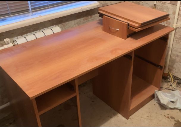 Стол компьютерный