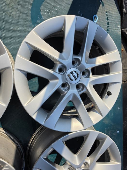 16 5x108 Volvo лети джанти 5х108 волво