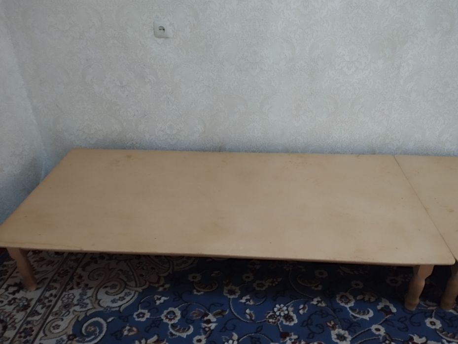 Стол для гостиной