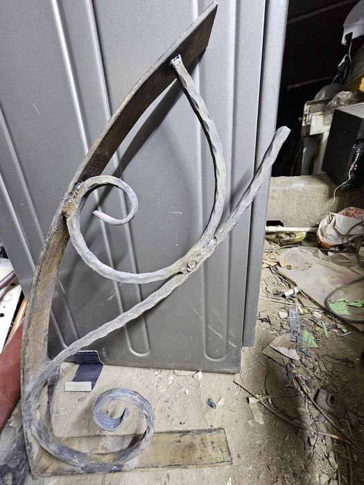 Срочно продам кронштейн для козерок для лексан
О