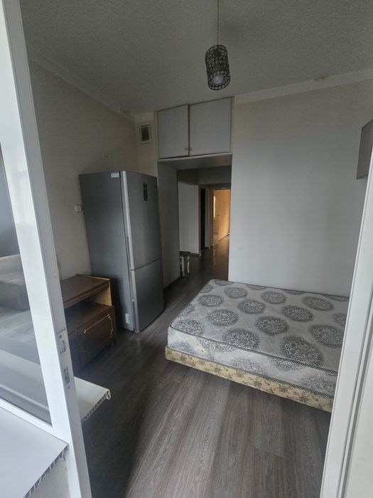 Сдаётся  квартира сергели  8а 2 ком 1 этаж семья  рядом дехкан базар