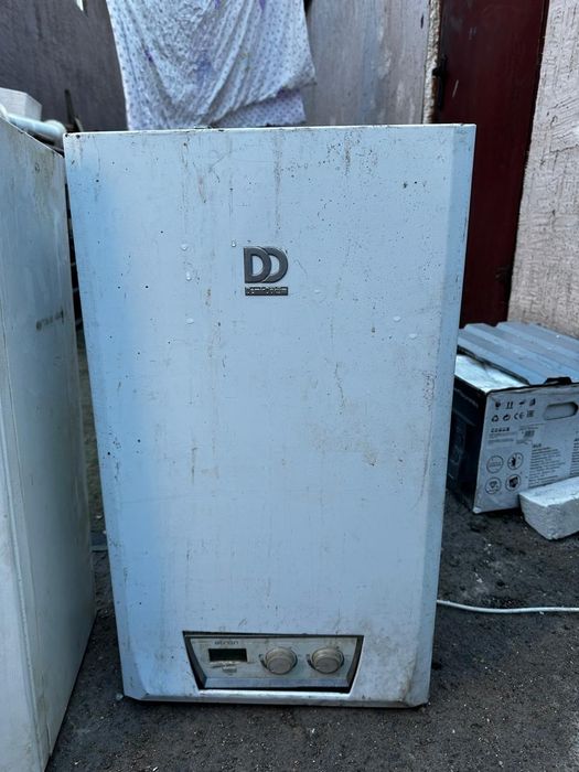 Продам  2 газовых котла .