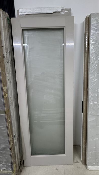 Продам двери с витрины