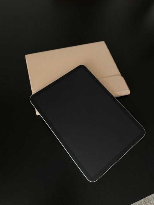 iPad 10 (10.9”) – Ca nou + accesorii