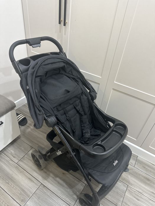Продам коляску joie