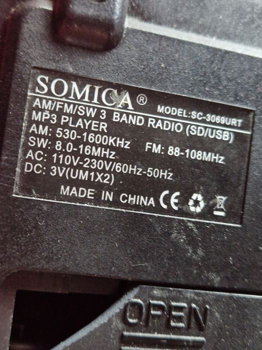 Boxa Bluetooth cu radio, lanternă,- Defectă