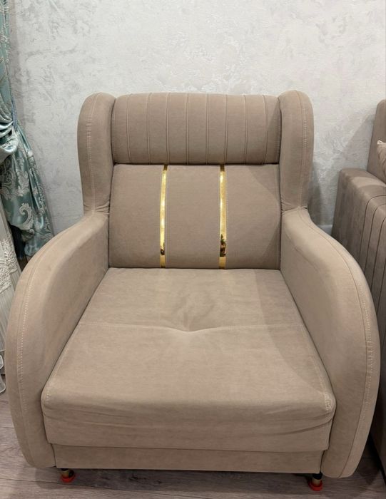 Продам Диван с креслом (в комплекте)